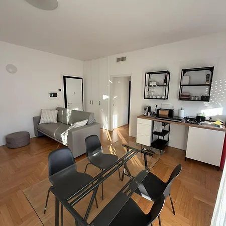 Trilocale Moderno Con Terrazzo E Parcheggio Apartamento Milán