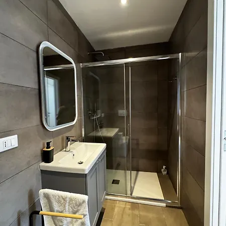 公寓 Trilocale Moderno Con Terrazzo E Parcheggio